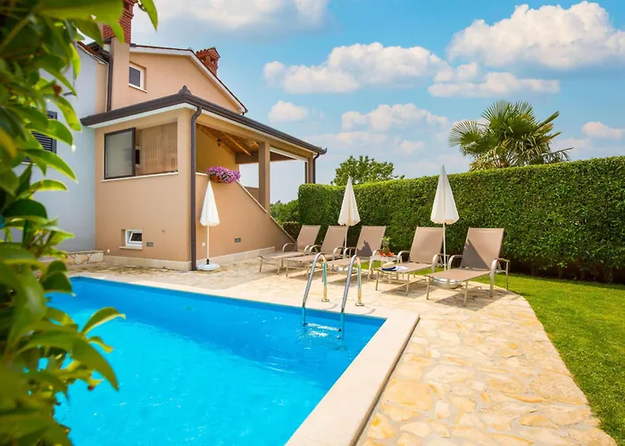 Holiday Home Cvitan By Interhome