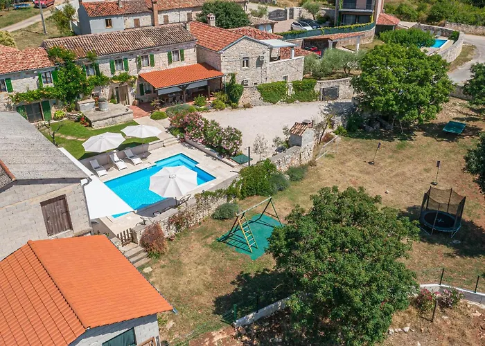 Holiday Home Tinjan 56